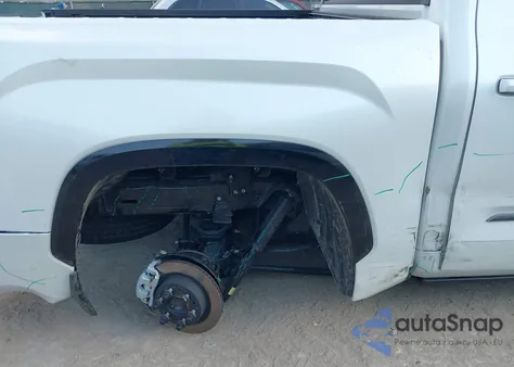 2025 Toyota Tundra Hybrid Platinum Hybrid Crewmax 5.5' Bed z USA, uszkodzony, nr VIN 5TFNC5DB7SX107711